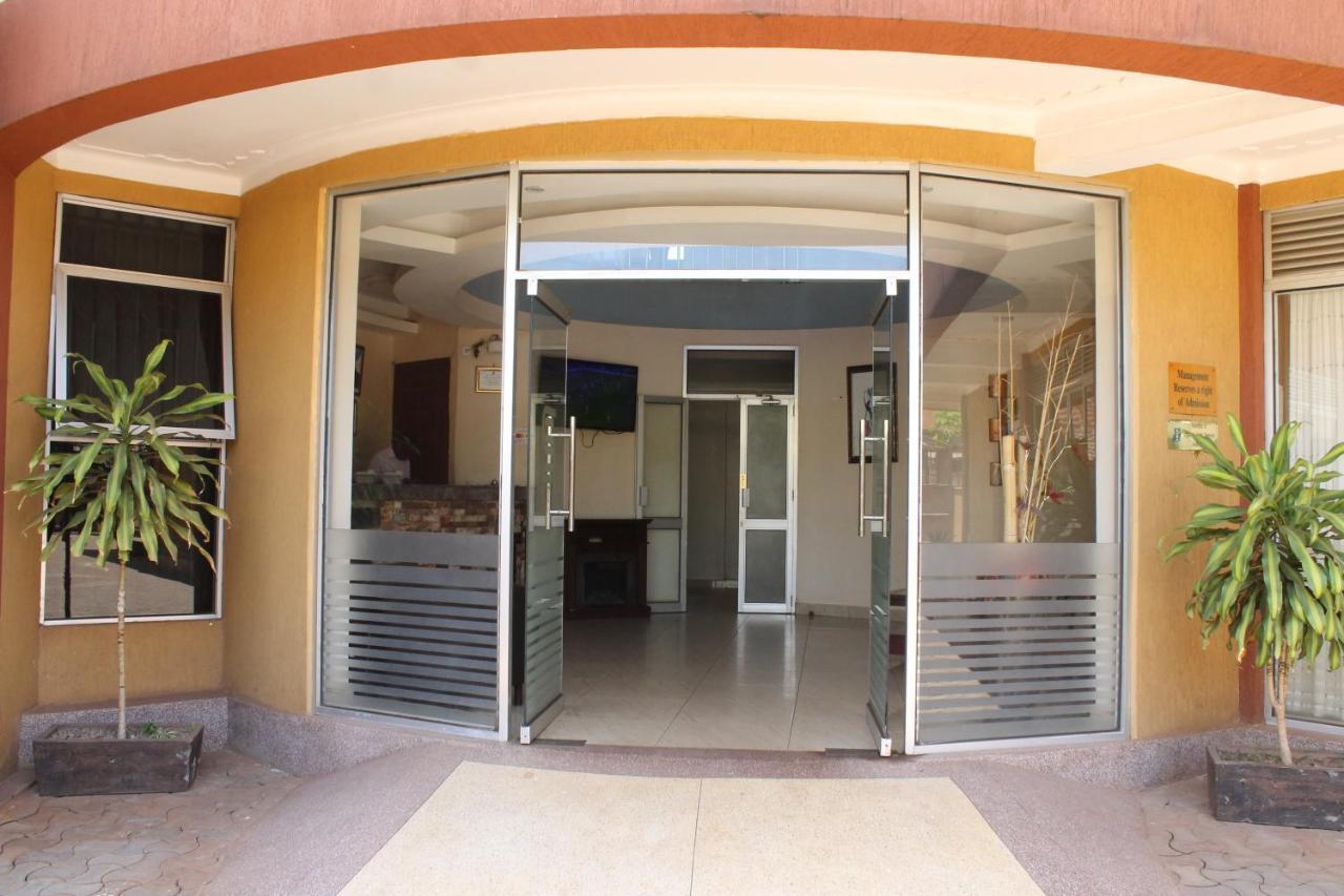 Ss Hotel Kampala Extérieur photo
